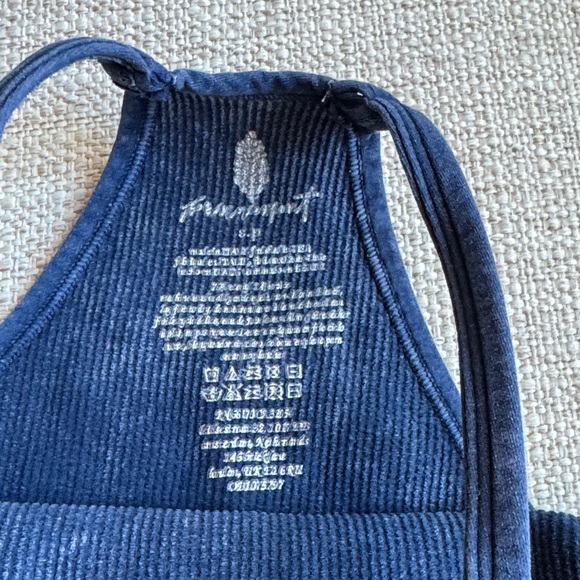 Free People Movement Happiness Runs Long Crop Tank NWOT Size Small - Picture 7 of 8